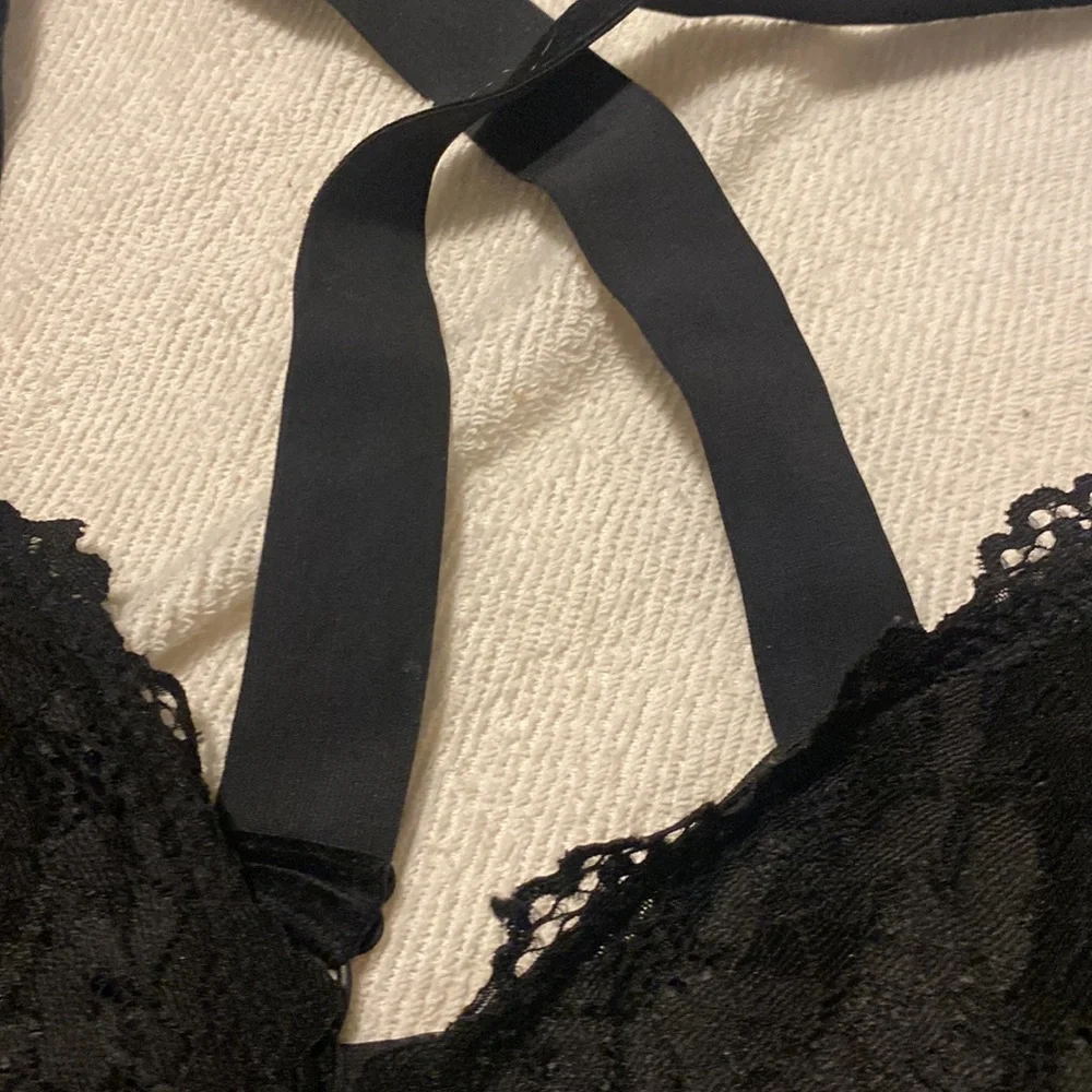 Women’s black lace and velvet bralette size medium - Picture 3 of 5